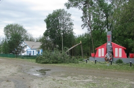 Ураган с градом повредил крыши на 163 частных домах в Новокубанском районе