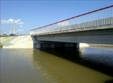 Современный мост через реку Пшеха соединил Апшеронск и Белореченск на Кубани