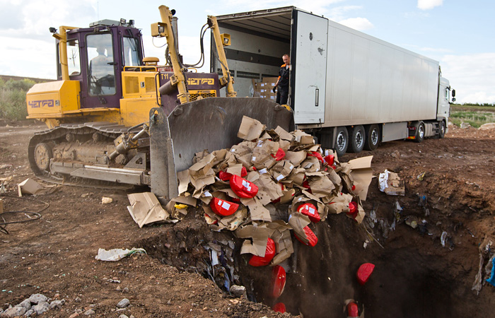 Более 300 тонн санкционных продуктов было уничтожено в РФ в четверг - ФОТО