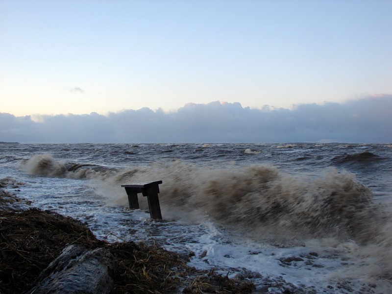 В Карелии шторм унес в Белое море несколько судов