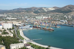 В акватории порта Новороссийск обнаружен нефтеразлив