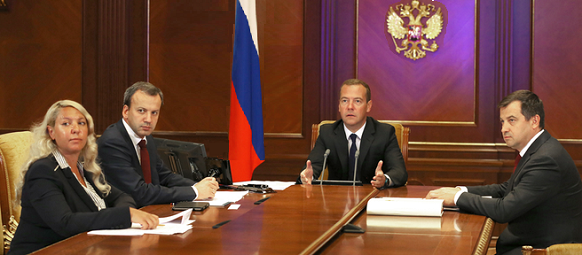 Поздравление Председателя Правительства РФ Дмитрия Медведева с Днем работников нефтяной и газовой промышленности 2015 года