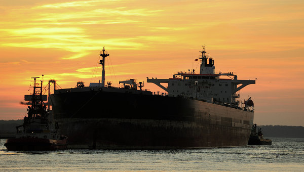 СМИ: В Ливии задержан танкер под российским флагом