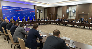 Игорь Сечин принял участие во встрече Дмитрия Медведева с представителями деловых кругов