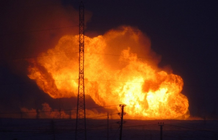 Пламя на месте порыва газопровода недалеко от Нового Уренгоя ликвидировано