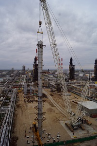 Подъём и монтаж колонны весом 85 тонн осуществлен на Куйбышевском НПЗ