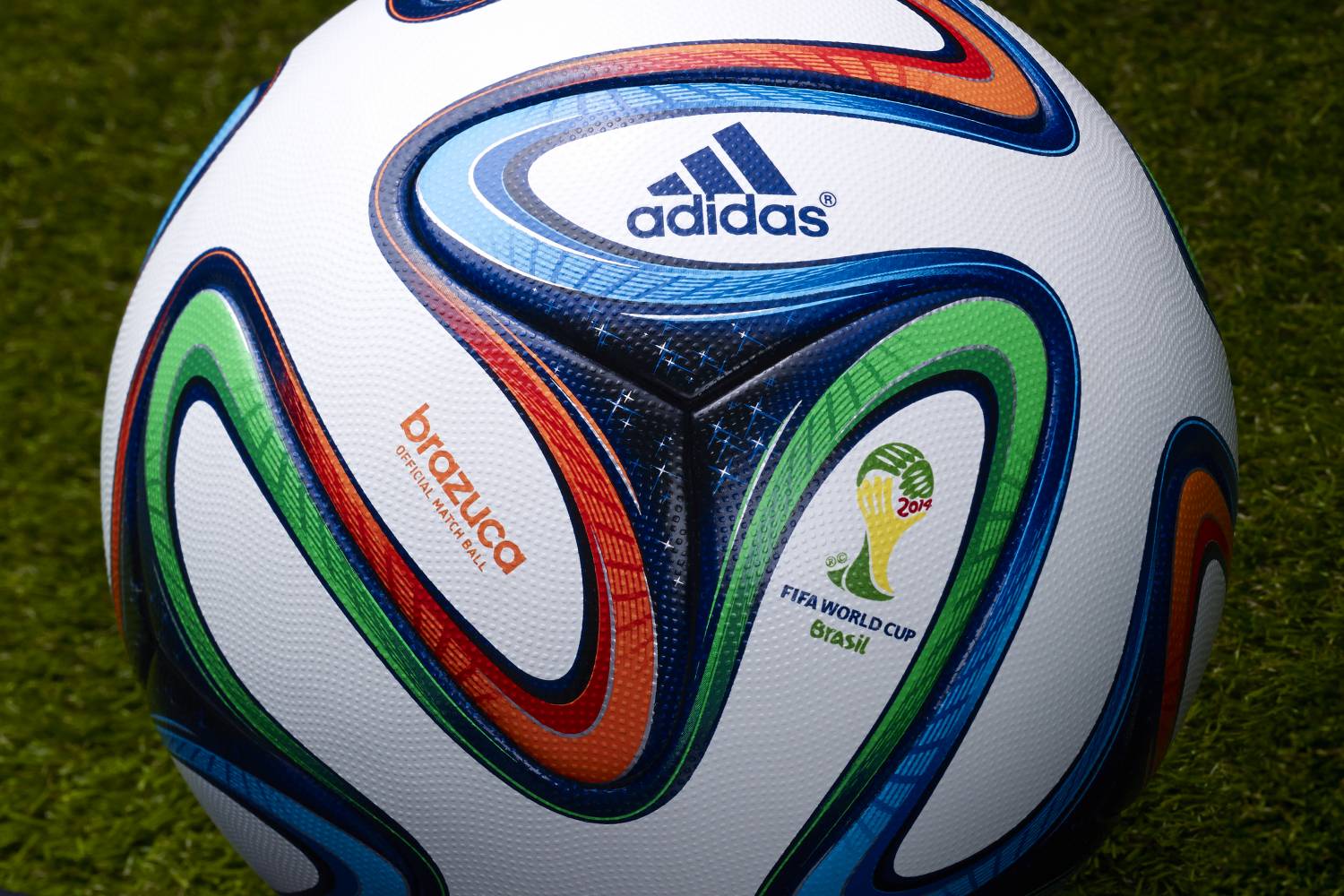 Официальный мяч Евро-2016 в переводе с французского - 