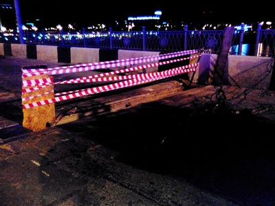 Большегрузный транспорт повредил покрытие Тургеневского моста в Краснодаре