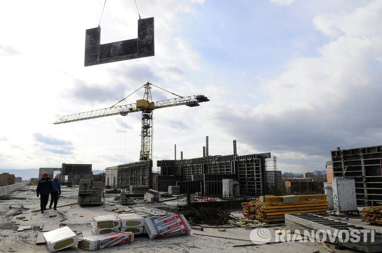 С 18 этажа строящегося здания в Краснодаре упал строитель