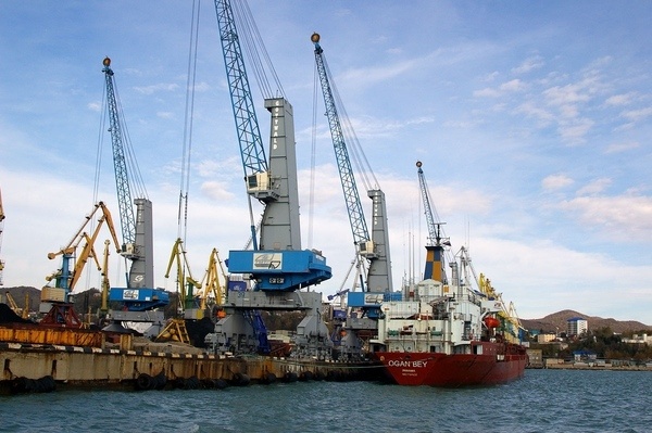 Более 200 млн т составил грузооборот морских портов Азово-Черноморского бассейна с начала 2015 г.