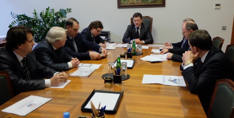В День энергетика по традиции Александр Новак встретился с лидерами электроэнергетических профсоюзов