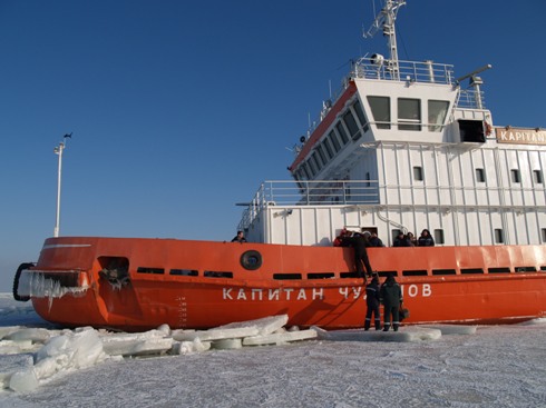 В Азовском море формируется караван для ледокольной проводки в порт Ейск