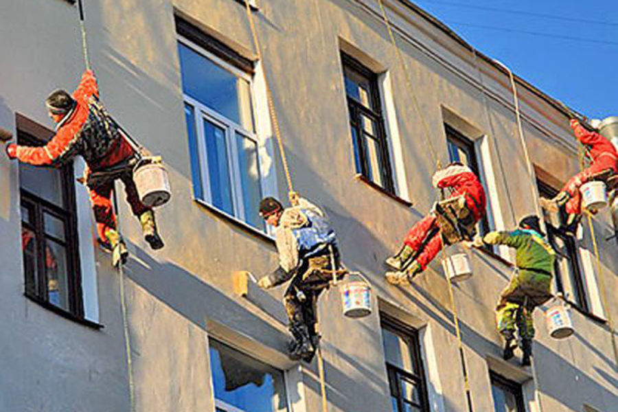Упавший в Краснодаре с 10-го этажа строитель умер