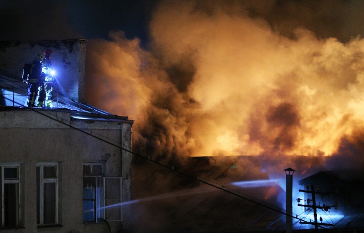 До 12 увеличилось число жертв пожара на Стромынке в Москве