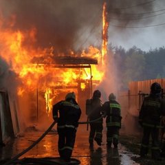 Более 50 спасателей было задействовано в ликвидации пожара на винном заводе под Новороссийском