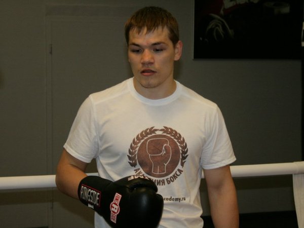 После 14 побед боксер из России Чудинов впервые проиграл бой