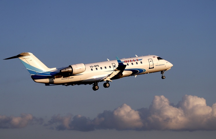 В аэропорту Тюмени Boeing-737 при взлете потерял правое колесо