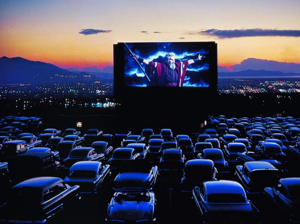 В Краснодаре заработал кинотеатр для автомобилистов