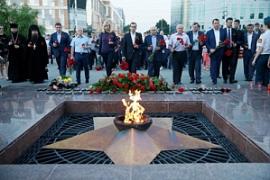 Около десяти тысяч человек приняли участие во всероссийской акции «Свеча памяти» /ФОТО/
