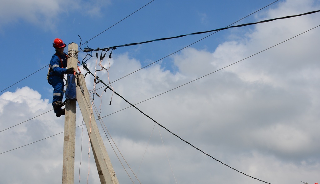 Энергоснабжение станиц на Кубани, пострадавших из-за сильного ветра, восстановлено полностью