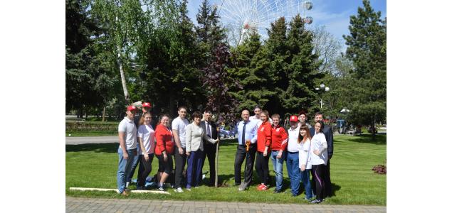 В Краснодаре высадили зеленую аллею в честь 25-летия основания «НК «ЛУКОЙЛ»