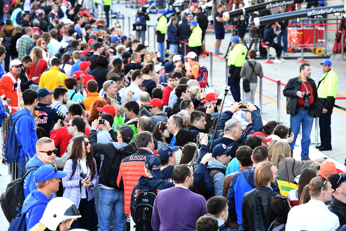 Около 100 000 пассажиров в дни 3-его российского этапа гонок «Формула-1» обслужил аэропорт Сочи