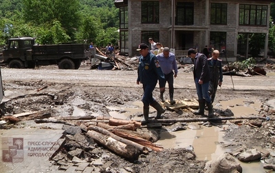 Мэрия Сочи сегодня направит 200 чиновников в пострадавшие от стихии горные поселки