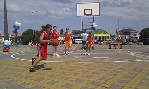 Детские дворовые команды по баскетболу поборются за Кубок губернатора Краснодарского края