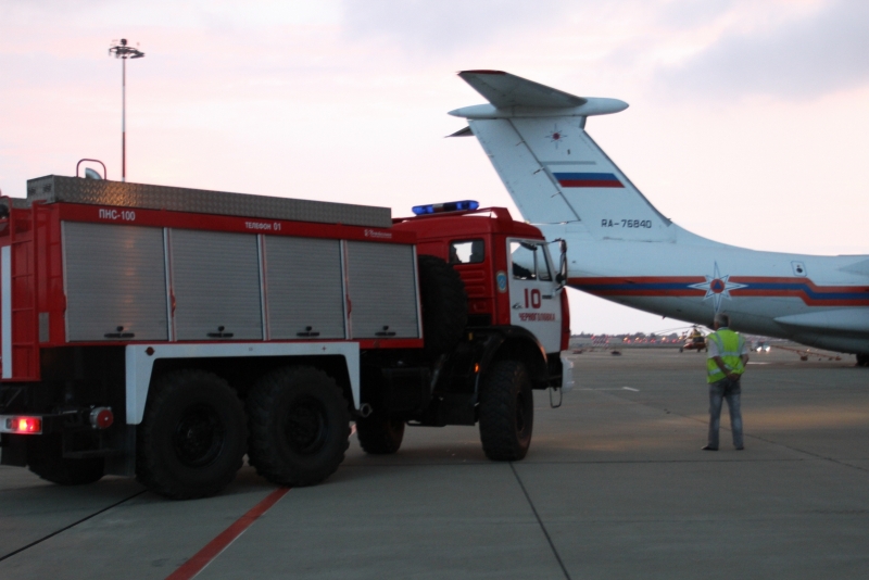 МЧС России направило в Сочи два Ил-76 с спецтехникой для откачки воды