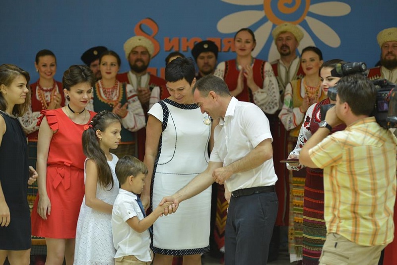 На Кубани семьи, отмеченные медалью «Родительская доблесть», получат 32500 руб
