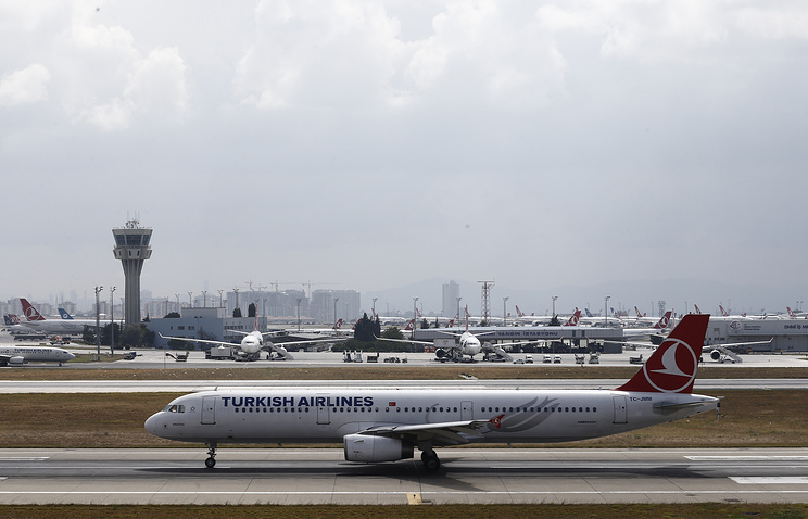 Первый после попытки путча авиарейс из Стамбула встретили в Москве