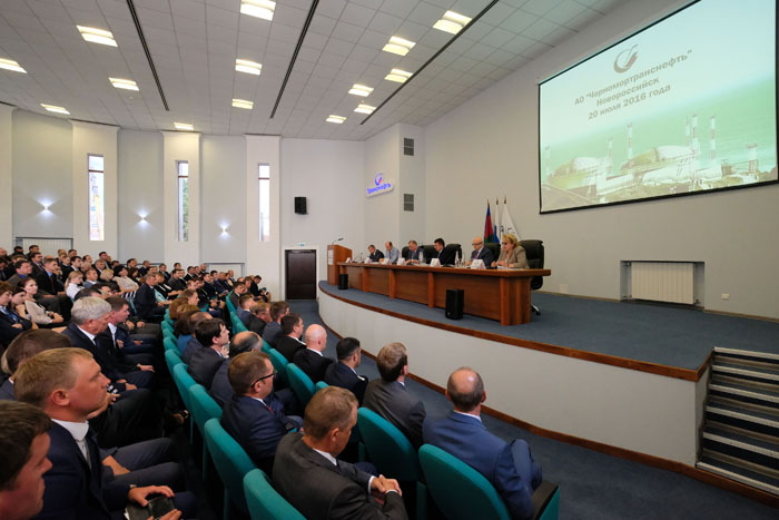 Президент ПАО «Транснефть» Николай Токарев посетил объекты АО «Черномортранснефть» и провел встречу с коллективом