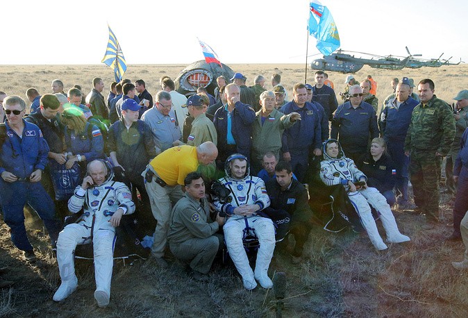 Международный экипаж МКС благополучно вернулся на землю