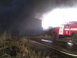 В Северском районе Кубани загорелась свалка б/у автомобильной резины