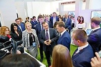 Губернатор на форуме «Сочи-2016» осмотрел экспозицию Краснодарского края