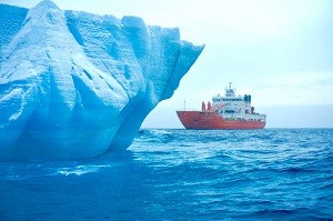 В ходе экспедиции «Кара-лето-2016» впервые в России была произведена буксировка крупных айсбергов