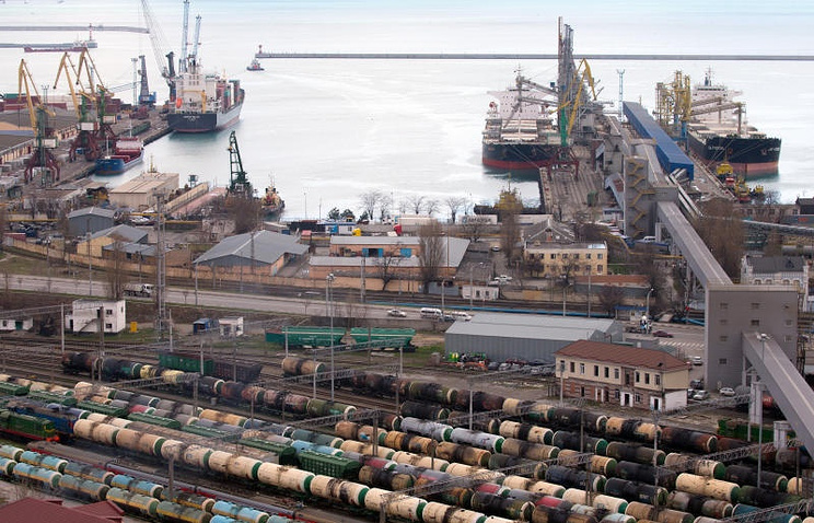 Каждую пятую тонну нефти РЖД доставляет в порт Новороссийск