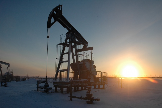Цена нефти растет -- уже превысила $54 за баррель