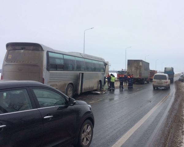 Рейсовый автобус из Курганинска на Кубани попал в ДТП в Ростовской области