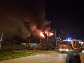 При пожаре в жилом доме в Сочи погиб человек