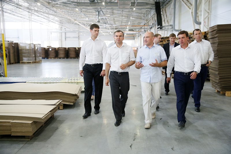 Вениамин Кондратьев поддержал бизнесменов, которые вкладывают средства в создание новых производств на территории района /ФОТО/