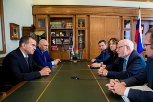 На встрече Кондратьева с председателем СПЧ Федотовым было отмечено, что благодаря совместной деятельности удается решить многие вопросы