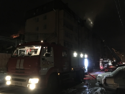 Евгений Первышов: Все, чьи квартиры пострадали от пожара, получат необходимую помощь ОБНОВЛЕНО
