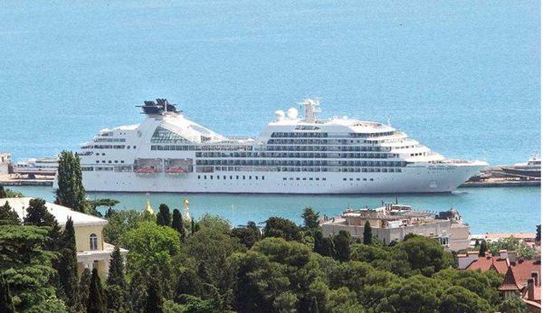 Круиз Сочи-Севастополь будет осуществлять 9-палубный лайнер с 4 бассейнами и 2 ресторанами
