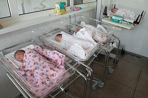Губернатор поручил проработать вопрос о введении на Кубани поддержки при рождении первого ребенка