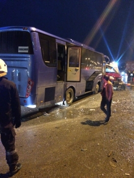 В Новороссийске столкнулись туристический автобус и грузовая 