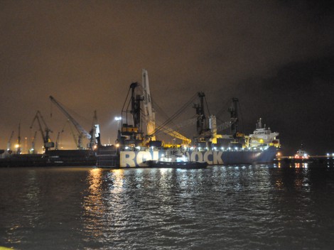 В Новороссийский порт прибыли три современных кранов Liebherr LPS 420
