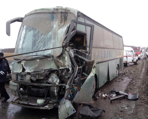 В результате ДТП с заказным автобусом в Новороссийске пострадали шесть человекОБНОВЛЕНО
