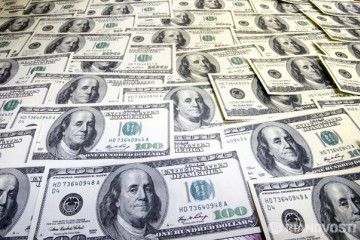 Россияне понесли в банки сбережения на валютные вклады