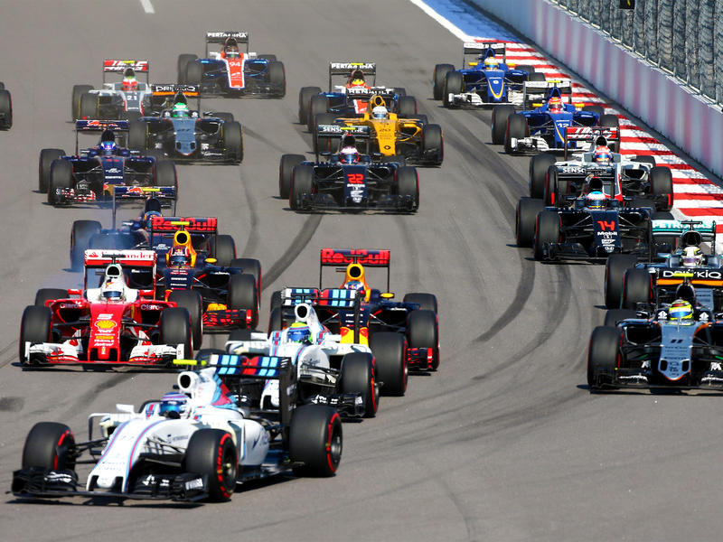 В пятницу с сессии свободных заездов стартовала Формула-1 в Сочи ФОТО
